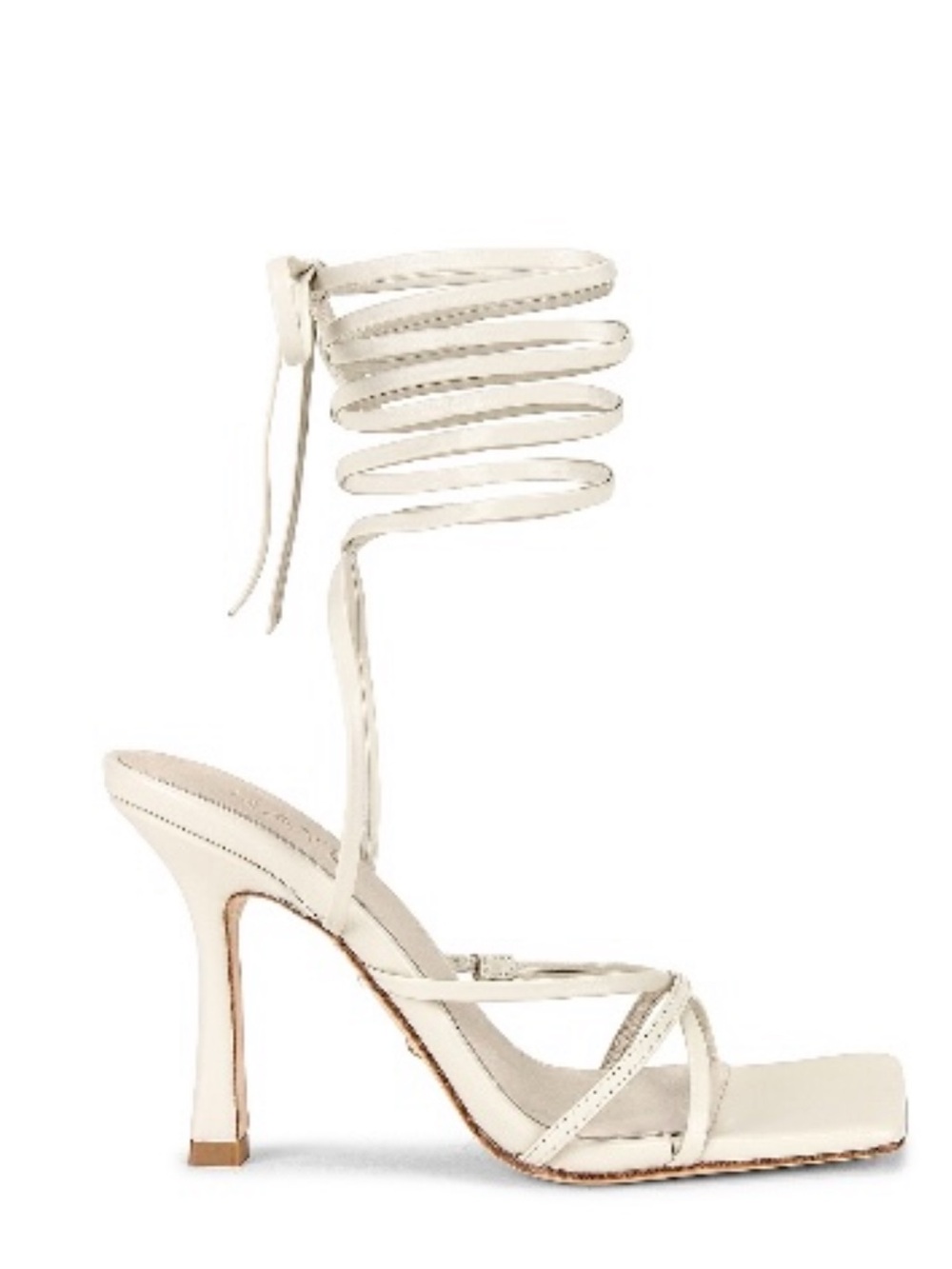 Rate lo heel In ivory.